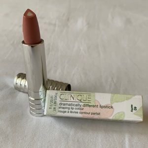 Clinique Dramatically Different Lipstick -Shade 40